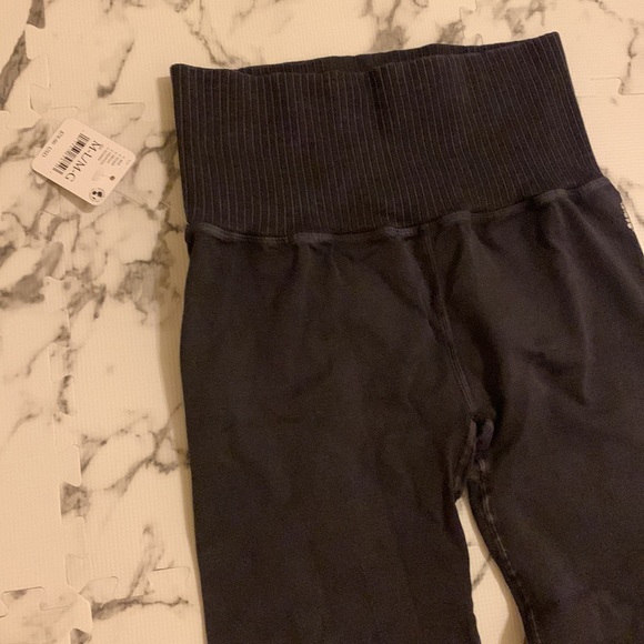 Free People FP Movement Good Karma Leggings High-Rise 7/8 in Washed Black Sz M/L - Picture 9 of 14